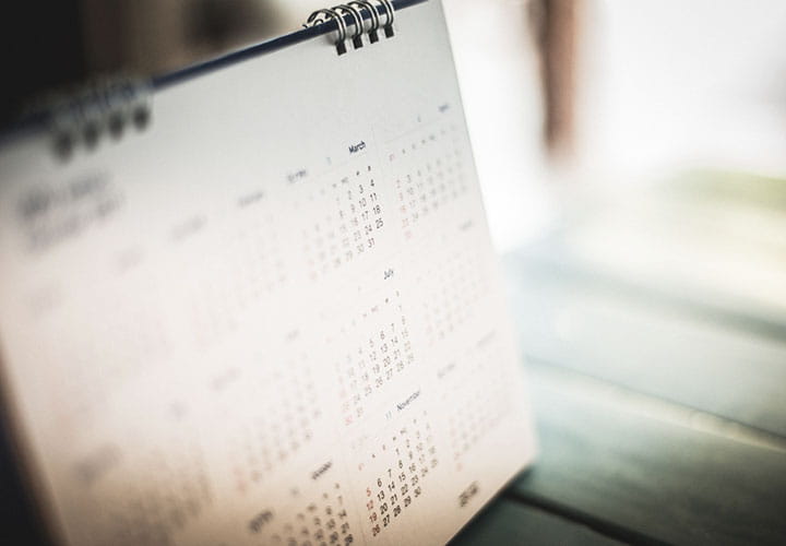 Standing calendar